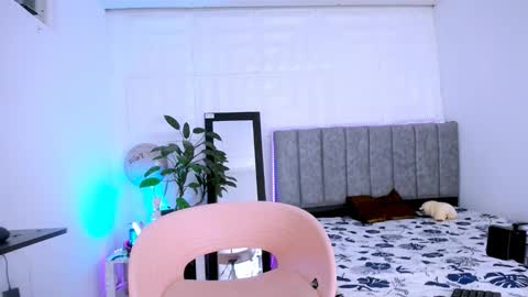 DINA online show from September 19, 2025, 10:10 pm