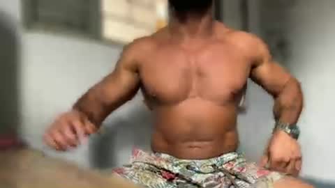 dinhoo14 online show from June 10, 2026, 7:02 pm