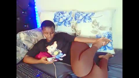 Snapshot of dinnydakrazx chatting on October 7, 2025, 6:27 pm dinnydakrazx online show from October 7, 2025, 6:27 pm