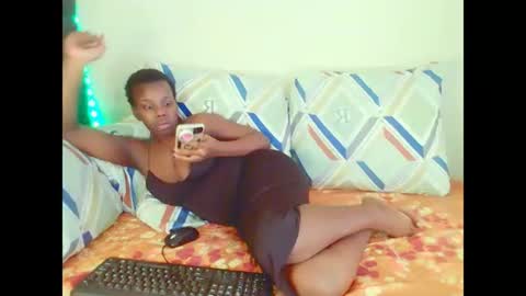 Snapshot of dinnydakrazx chatting on November 19, 2025, 6:02 am dinnydakrazx online show from November 19, 2025, 6:02 am