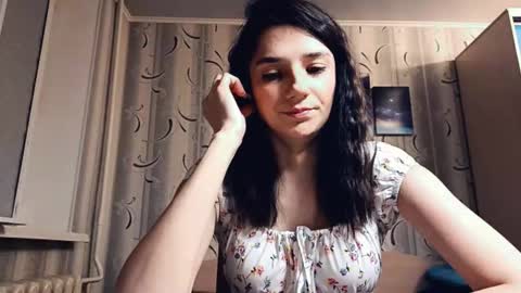 dinorahfleeks online show from March 9, 2026, 7:07 pm