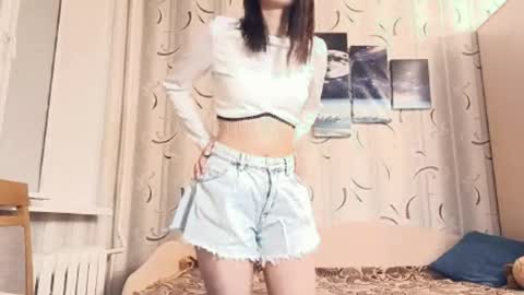 dinorahfleeks online show from March 11, 2026, 7:20 pm