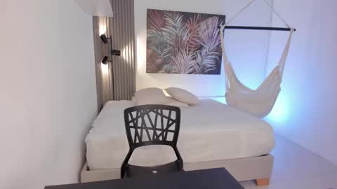 Catalina online show from March 17, 2026, 3:33 am