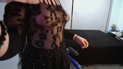 diosa_a_ online show from May 1, 2026, 11:31 pm