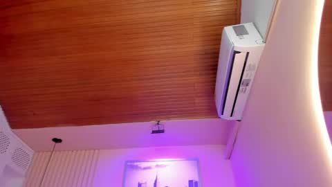 Snapshot of diosa_cristal chatting on May 27, 2026, 3:03 am Cristal online show from May 27, 2026, 3:03 am