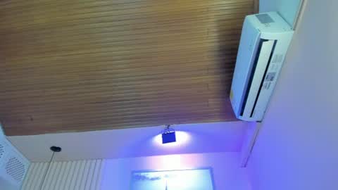 Snapshot of diosa_cristal chatting on July 14, 2026, 3:00 am Cristal online show from July 14, 2026, 3:00 am
