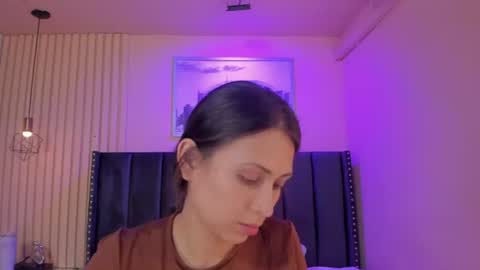Snapshot of diosa_cristal chatting on July 15, 2026, 2:17 am Cristal online show from July 15, 2026, 2:17 am