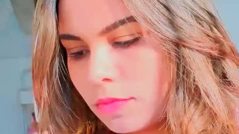 diosadeluniverso_ online show from December 14, 2025, 7:51 pm