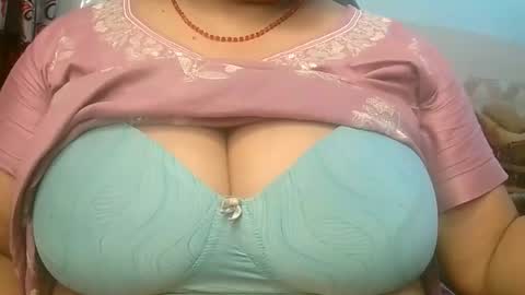 Snapshot of dipa2345 chatting on October 31, 2025, 4:30 pm dipa2345 online show from October 31, 2025, 4:30 pm