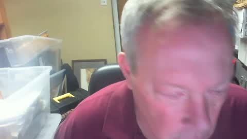 Snapshot of dirkpitt223 chatting on December 8, 2024, 4:39 pm DirtkPitt Fun guy working online show from December 8, 2024, 4:39 pm