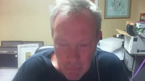 Snapshot of dirkpitt223 chatting on December 22, 2024, 6:17 am DirtkPitt Fun guy working online show from December 22, 2024, 6:17 am