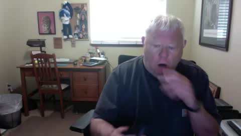 Snapshot of dirtrider195080438 chatting on June 25, 2026, 5:06 pm dirtrider195080438 online show from June 25, 2026, 5:06 pm