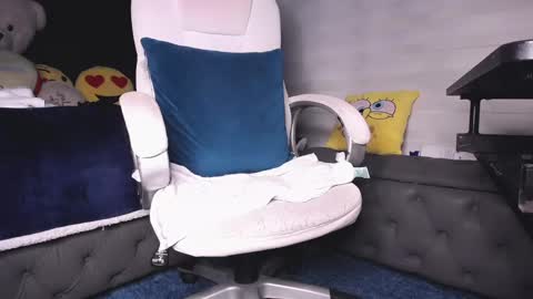 dirty_27cms online show from January 19, 2025, 4:44 am