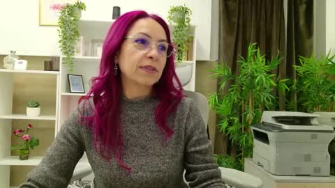 dirty_mature online show from November 27, 2025, 7:10 am