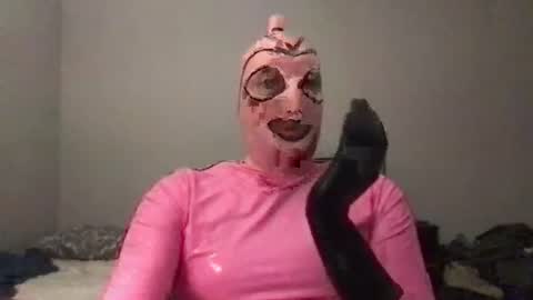 dirtyrubbertoy online show from June 15, 2026, 4:04 am