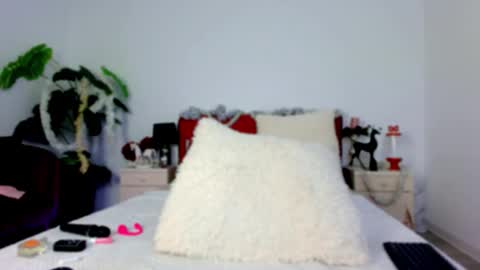 Chloe online show from January 6, 2026, 10:08 am