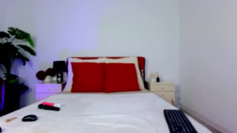 Chloe online show from January 9, 2026, 3:37 pm