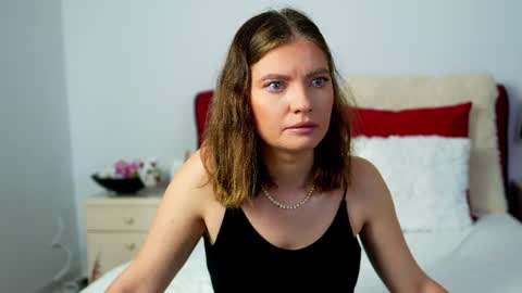 Snapshot of dirtystudentgirl chatting on June 9, 2026, 4:02 am Chloe online show from June 9, 2026, 4:02 am