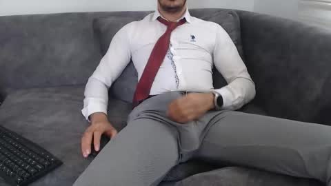 dirtyybooyy77 online show from May 2, 2026, 9:36 am