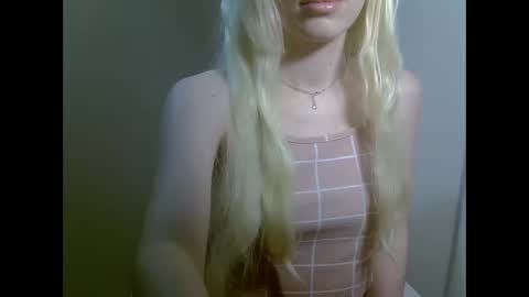 DitaMilton online show from December 5, 2025, 2:14 pm