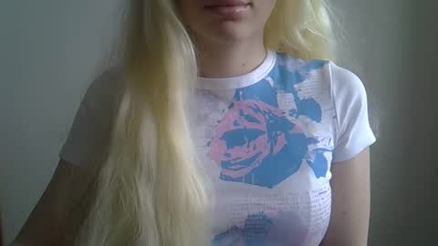 DitaMilton online show from January 11, 2026, 9:58 am