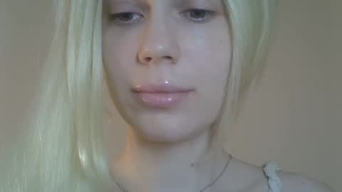 Snapshot of ditamilton chatting on March 23, 2026, 7:40 pm DitaMilton online show from March 23, 2026, 7:40 pm