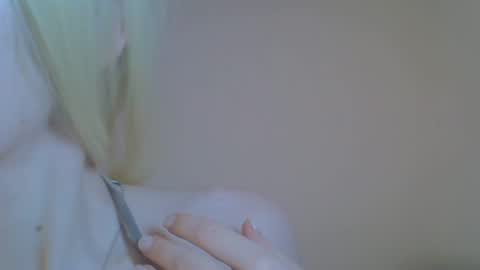 Snapshot of ditamilton chatting on April 9, 2026, 8:47 pm DitaMilton online show from April 9, 2026, 8:47 pm