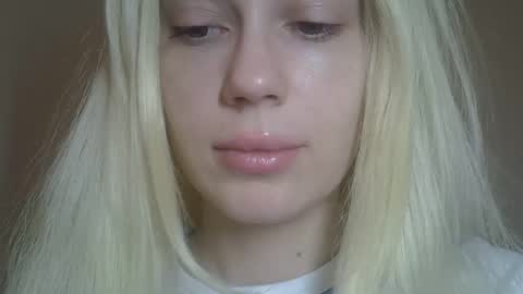 Snapshot of ditamilton chatting on April 20, 2026, 7:37 pm DitaMilton online show from April 20, 2026, 7:37 pm