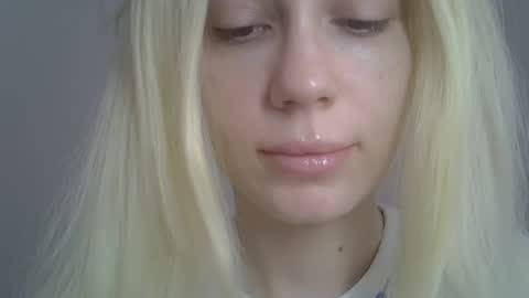 Snapshot of ditamilton chatting on April 22, 2026, 8:39 am DitaMilton online show from April 22, 2026, 8:39 am