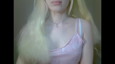 Snapshot of ditamilton chatting on April 30, 2026, 8:57 pm DitaMilton online show from April 30, 2026, 8:57 pm