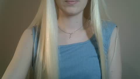 Snapshot of ditamilton chatting on June 21, 2026, 8:00 pm DitaMilton online show from June 21, 2026, 8:00 pm