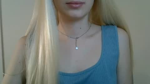 Snapshot of ditamilton chatting on July 16, 2026, 8:59 pm DitaMilton online show from July 16, 2026, 8:59 pm