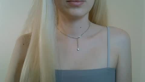 Snapshot of ditamilton chatting on July 18, 2026, 8:34 pm DitaMilton online show from July 18, 2026, 8:34 pm