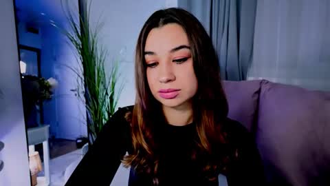 Tia online show from September 17, 2025, 8:43 pm