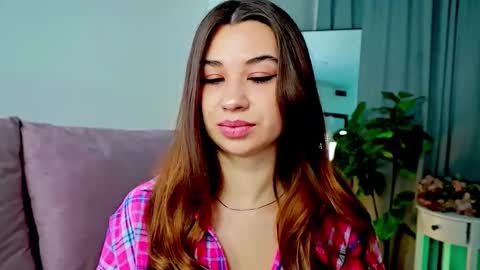 Tia online show from February 8, 2026, 8:12 pm