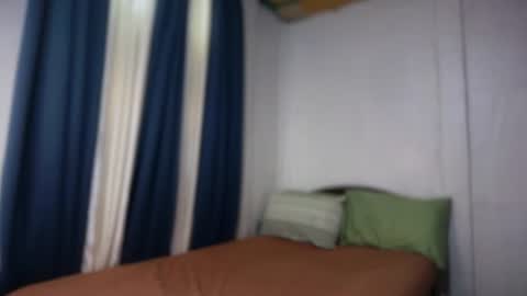 DIVINA online show from June 17, 2026, 4:26 am