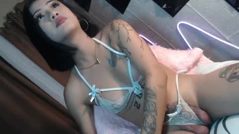 Snapshot of divinaaaaa chatting on April 22, 2026, 11:23 am divinaaaaa online show from April 22, 2026, 11:23 am