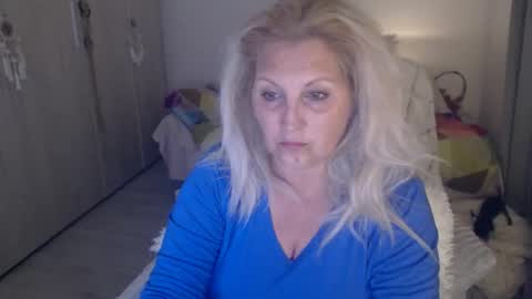 Snapshot of divineblond chatting on May 15, 2026, 6:37 pm Alexxa online show from May 15, 2026, 6:37 pm