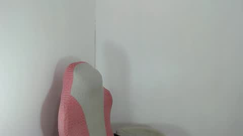 Snapshot of divinegoddness chatting on May 3, 2026, 1:39 pm Crystal mae online show from May 3, 2026, 1:39 pm