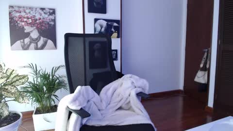 Hera online show from October 31, 2025, 12:50 pm