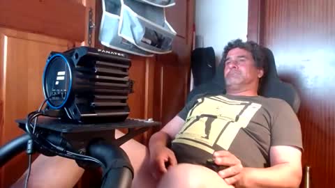 Snapshot of divitimido chatting on October 28, 2025, 12:36 am divitimido online show from October 28, 2025, 12:36 am