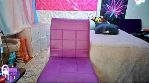 Snapshot of divynejade chatting on December 4, 2024, 11:13 pm Jade Divyne online show from December 4, 2024, 11:13 pm