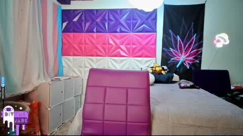 Snapshot of divynejade chatting on December 6, 2024, 11:03 pm Jade Divyne online show from December 6, 2024, 11:03 pm