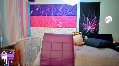 Snapshot of divynejade chatting on December 7, 2024, 5:15 am Jade Divyne online show from December 7, 2024, 5:15 am