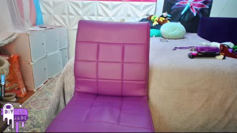 Snapshot of divynejade chatting on December 9, 2024, 12:45 am Jade Divyne online show from December 9, 2024, 12:45 am