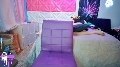 Snapshot of divynejade chatting on December 10, 2024, 11:22 am Jade Divyne online show from December 10, 2024, 11:22 am