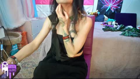 Snapshot of divynejade chatting on December 11, 2024, 9:30 am Jade Divyne online show from December 11, 2024, 9:30 am