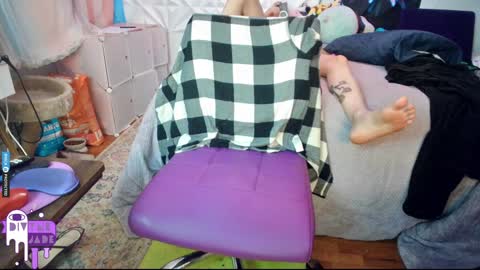 Snapshot of divynejade chatting on December 11, 2024, 9:45 pm Jade Divyne online show from December 11, 2024, 9:45 pm