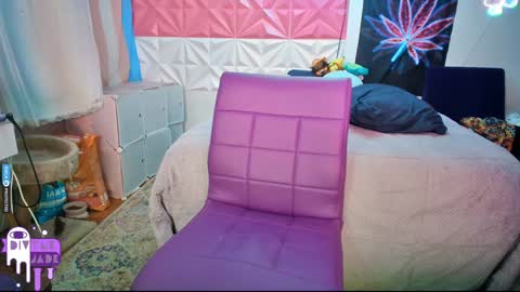 Snapshot of divynejade chatting on December 15, 2024, 9:56 am Jade Divyne online show from December 15, 2024, 9:56 am