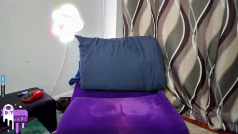 Snapshot of divynejade chatting on March 5, 2025, 7:27 pm Jade Divyne online show from March 5, 2025, 7:27 pm